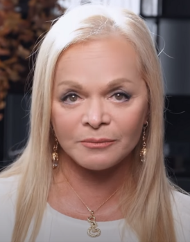Лариса Долина