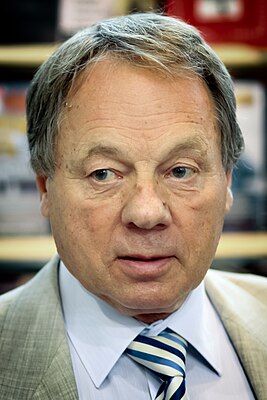 Олег Максимович Попцов