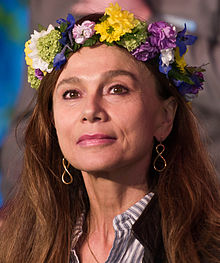 Лена Олин