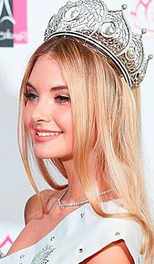 Полина Попова