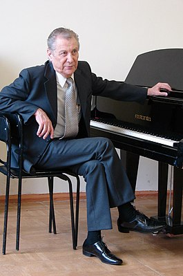 Андрей Эшпай