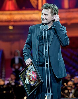 Юрий Бутусов