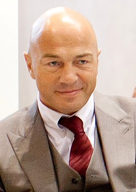 Олег Новиков