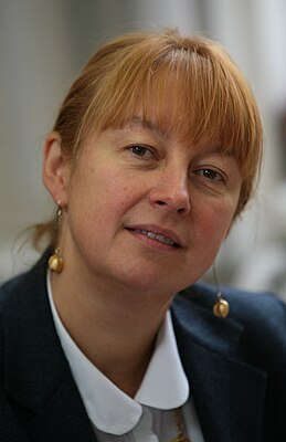 Елена Вартанова
